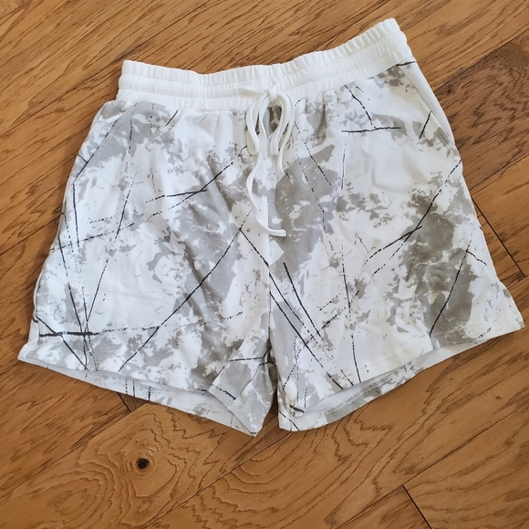 Lounge Set/PJ Set - Picture 2 of 4